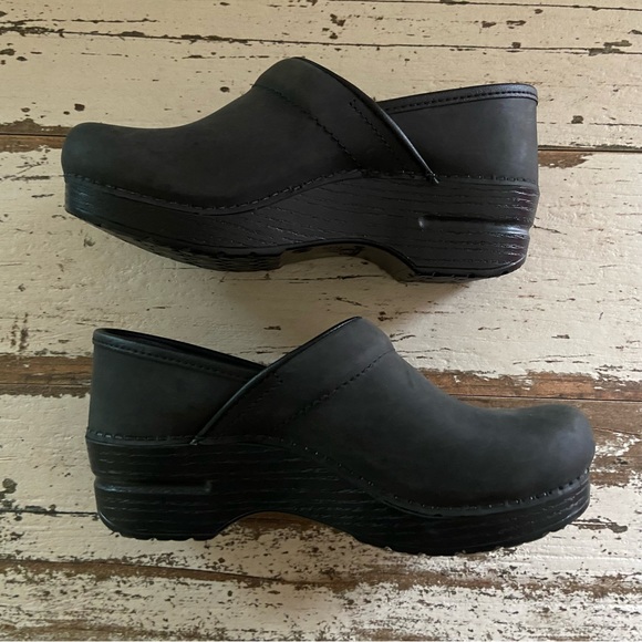 SOLD NWOT Dansko Professional Black Oiled Clogs - Picture 8 of 11